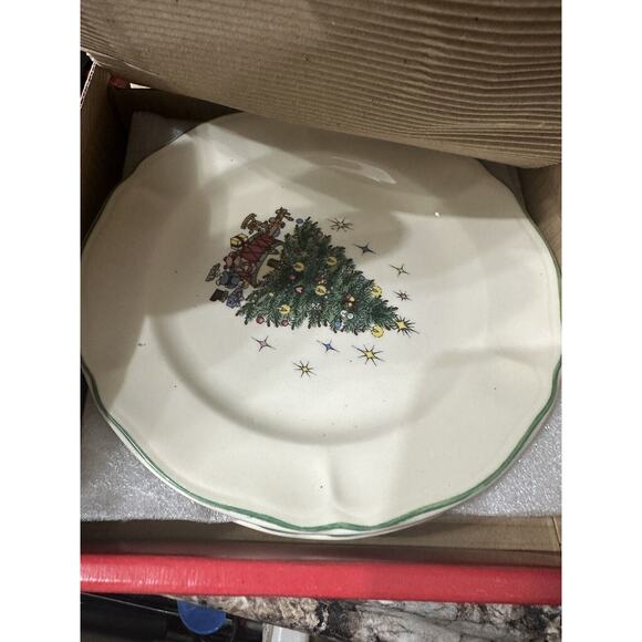 “Tis The Season” (Tablemates) Dessert Plates - Picture 4 of 4